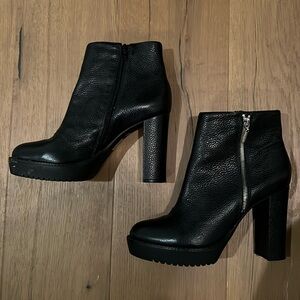 Black leather Arezzo boots